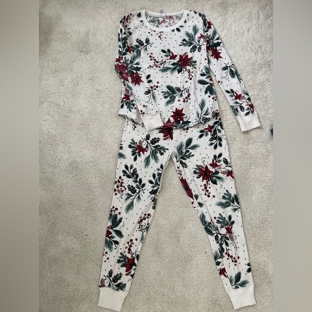 Christmas Poinsettia Pajama Set